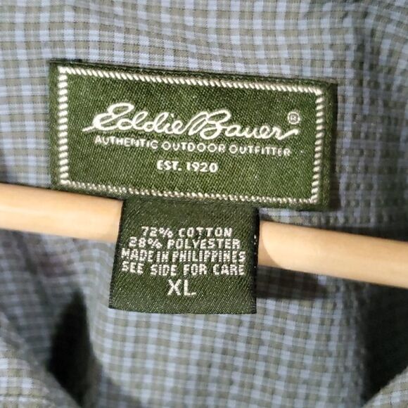 Eddie Bauer | Short Sleeved Button-down - Picture 3 of 6